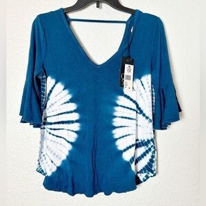 NWT Chaser Tie Dye Design Top in Blue